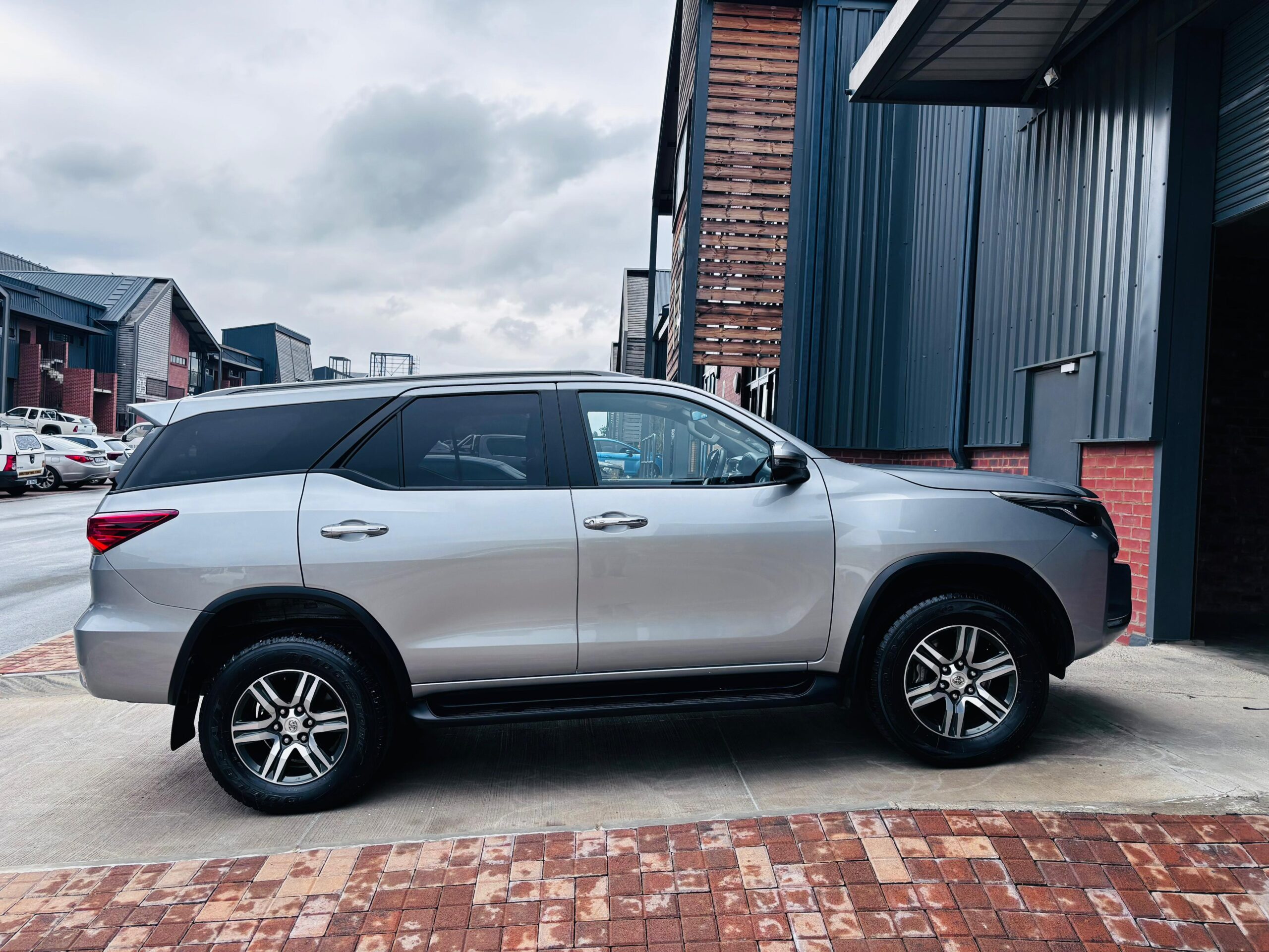 
								2022 Toyota Fortuner 2.4 GD-6 Auto full									