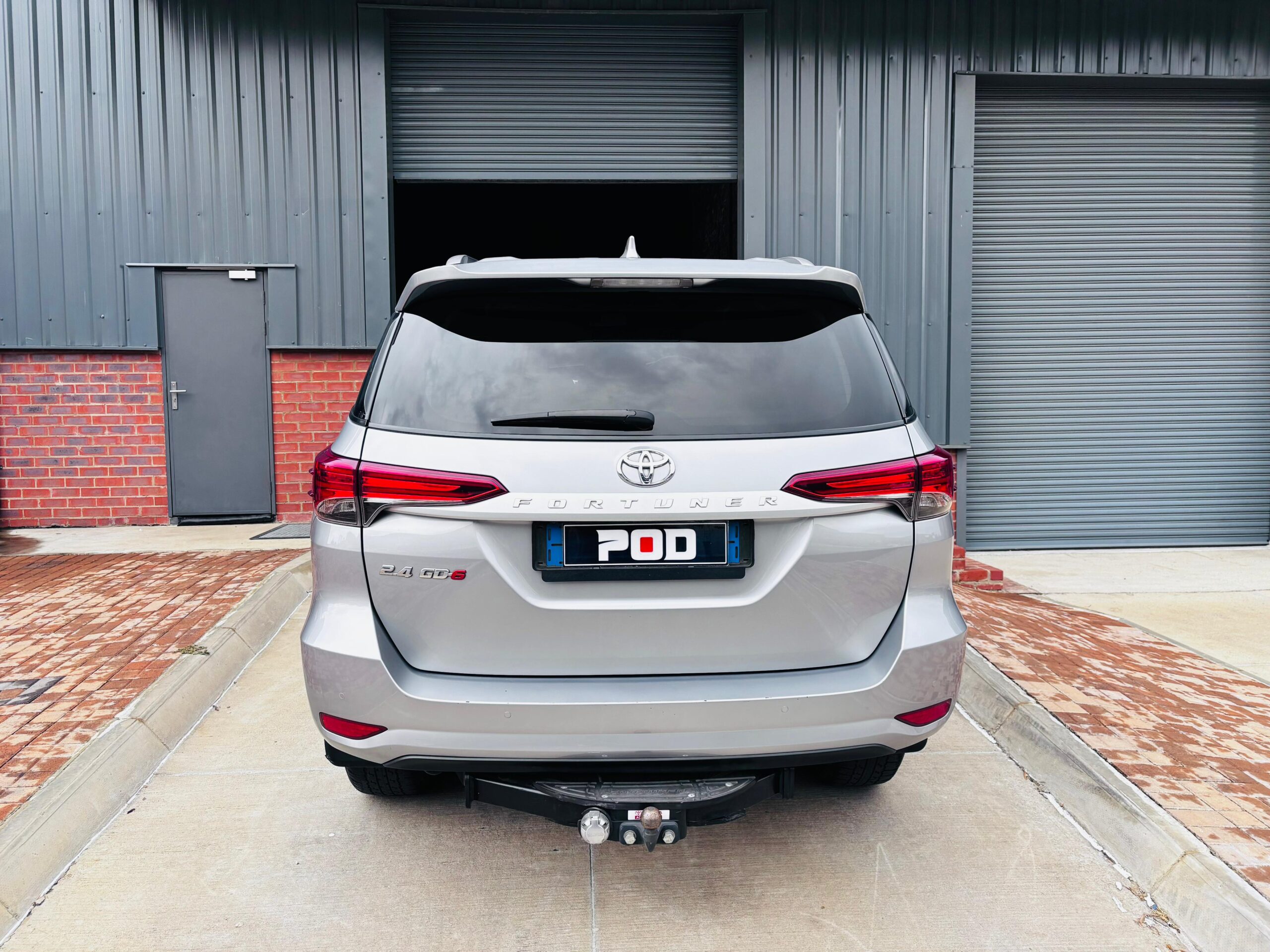 
								2022 Toyota Fortuner 2.4 GD-6 Auto full									