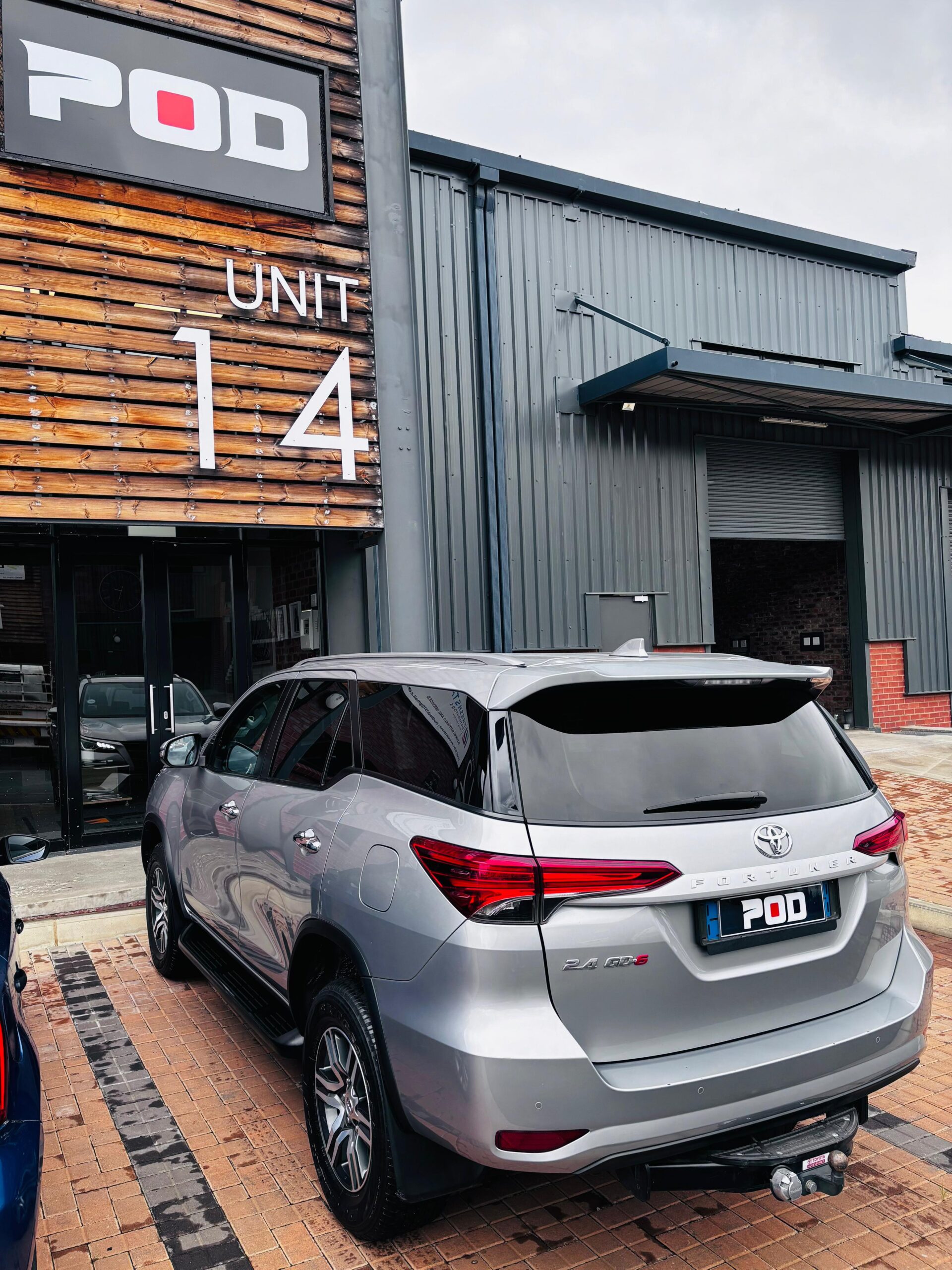 
								2022 Toyota Fortuner 2.4 GD-6 Auto full									