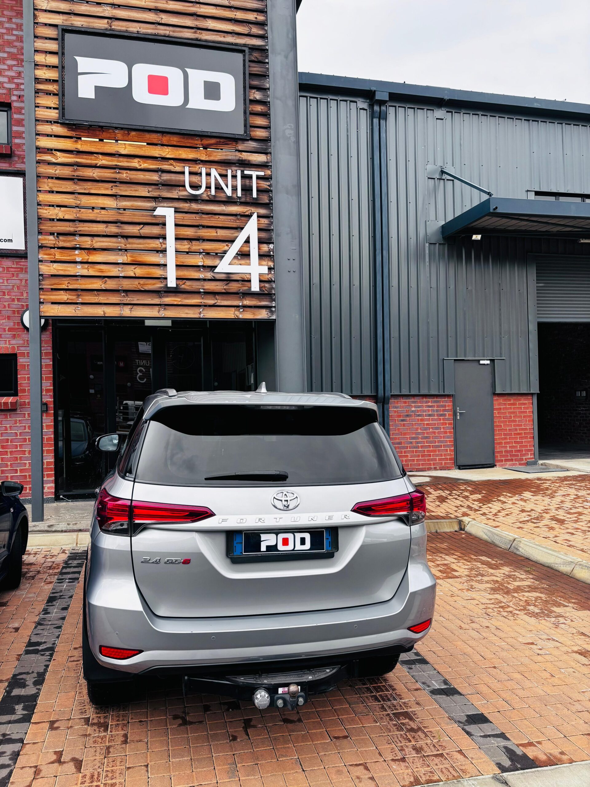 
								2022 Toyota Fortuner 2.4 GD-6 Auto full									