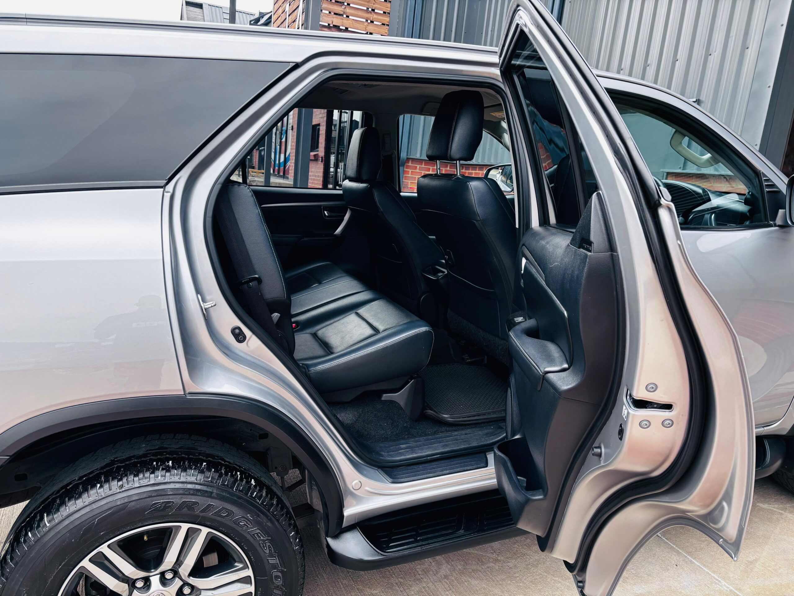 
								2022 Toyota Fortuner 2.4 GD-6 Auto full									