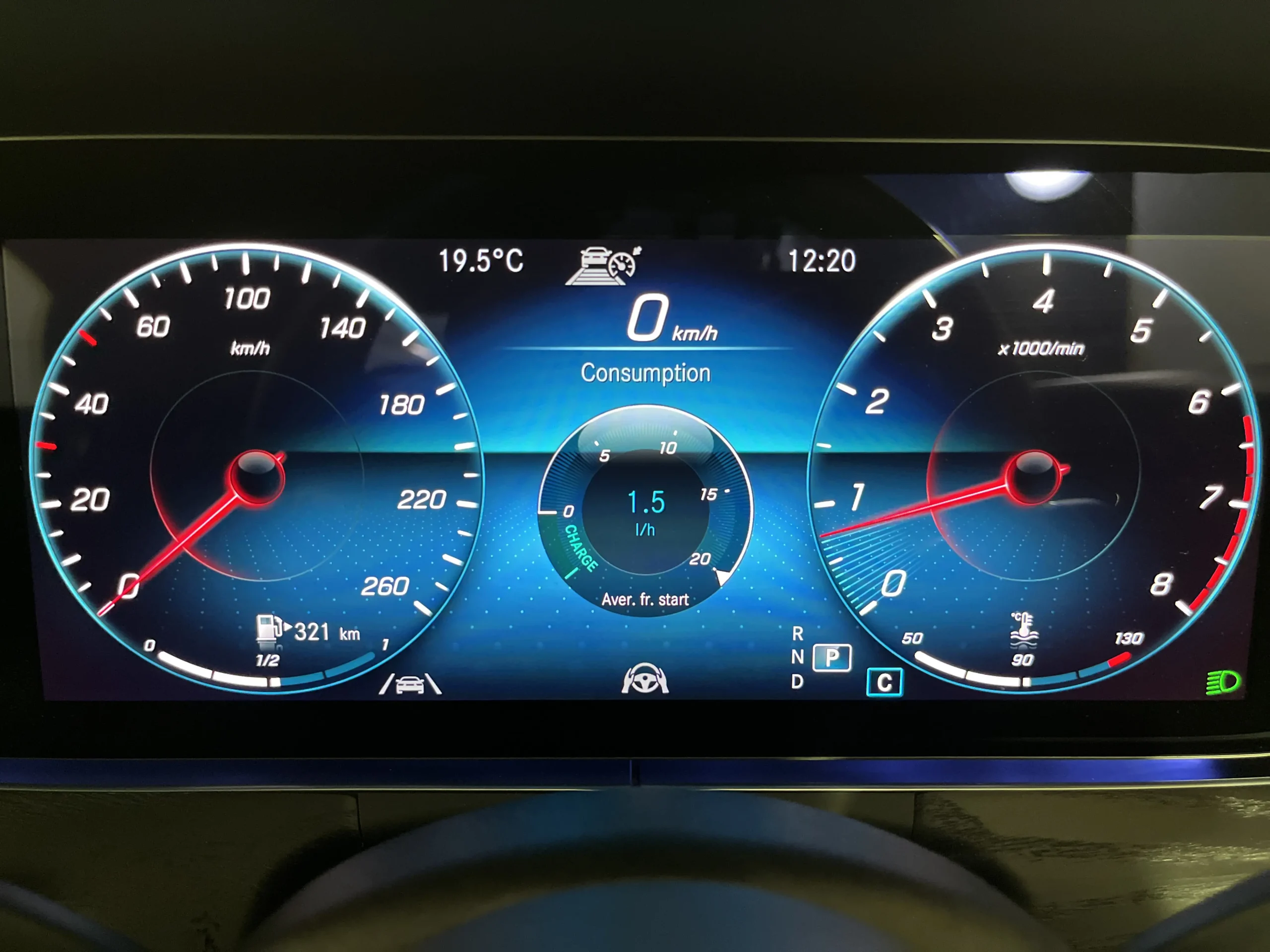 
								Mercedes-Benz E-Class Cabriolet E200, full									